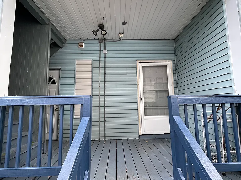 5 Freeland Ter #1 — Photo 7