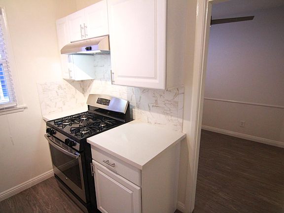 4th image of 2003 N Beachwood Dr APT 11
