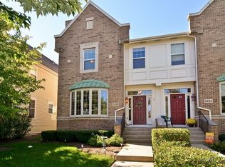 2218 Butterfly Ln, Glenview, IL 60026