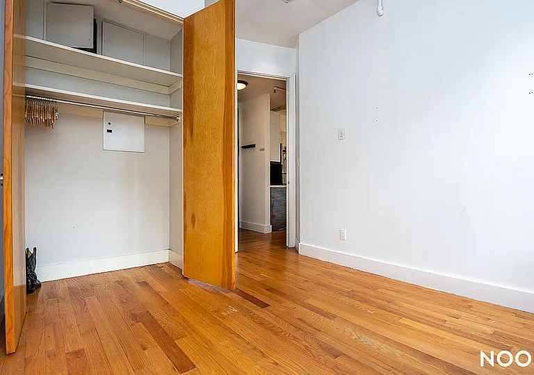 325 Franklin Ave #2C — Photo 14
