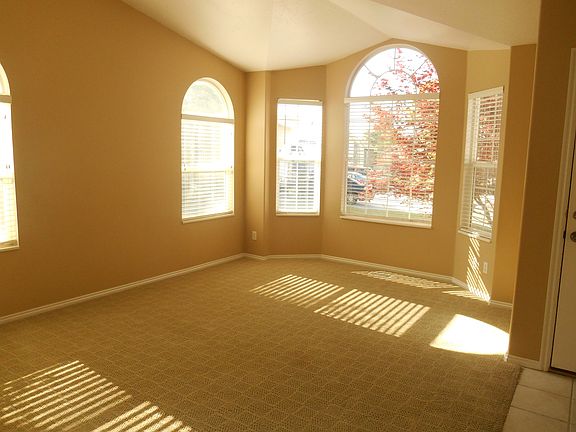 3rd image of 6211 W Rock Springs Ln