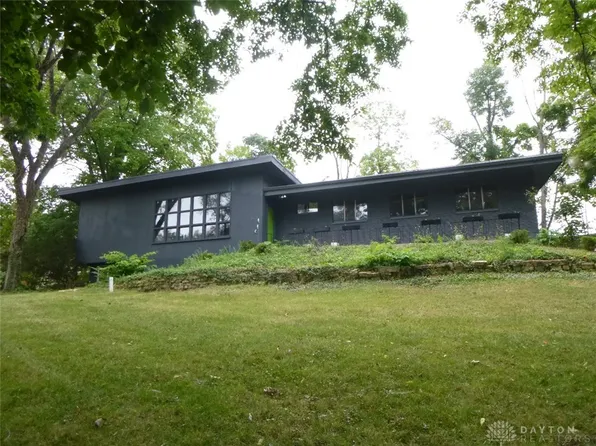 71 Greenhill Rd, Dayton, OH 45405
