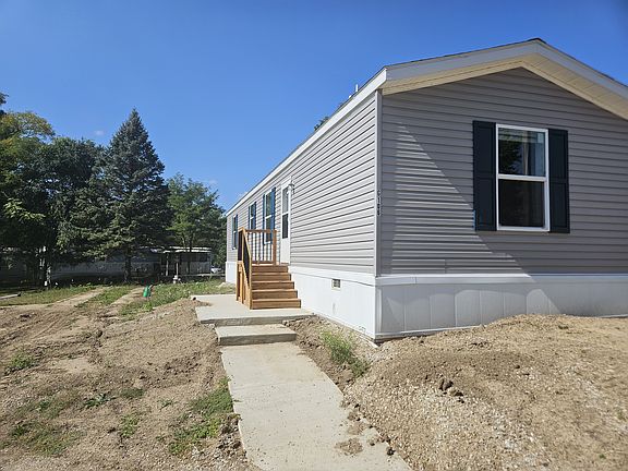 3rd image of 1030 Columbia Ave E #2B-2Ba-960Sqft