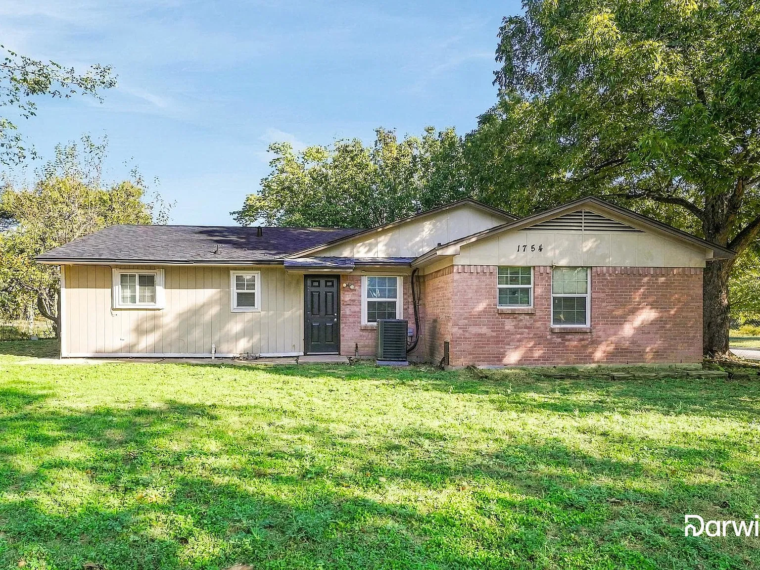 3 bed, 1.5 bath, 1115 sqft, $1,675 — Photo 1