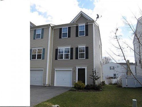 1st image of 291 Monroe St