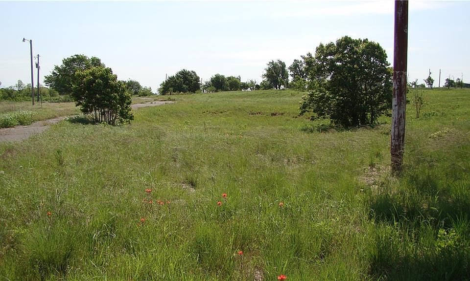 2nd image of 18142 State Highway 76