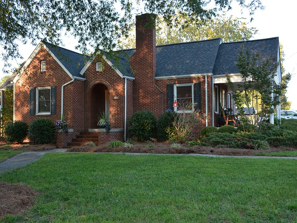 1006 N Main St, Oakboro, NC 28129 | Zillow