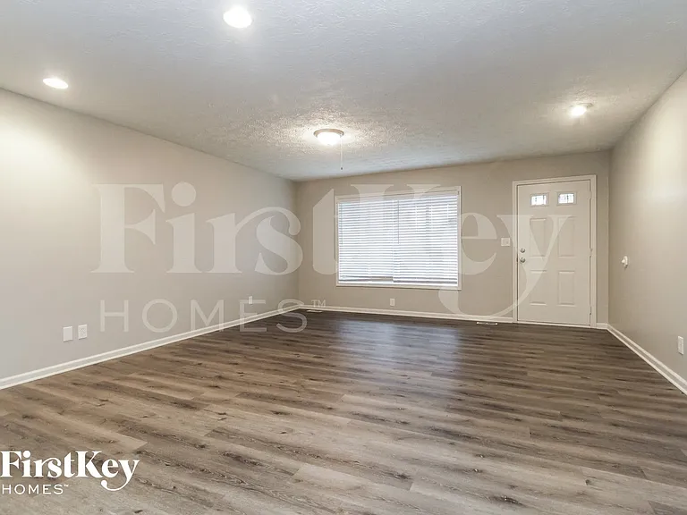 10431 Lawnhaven Cir — Photo 2