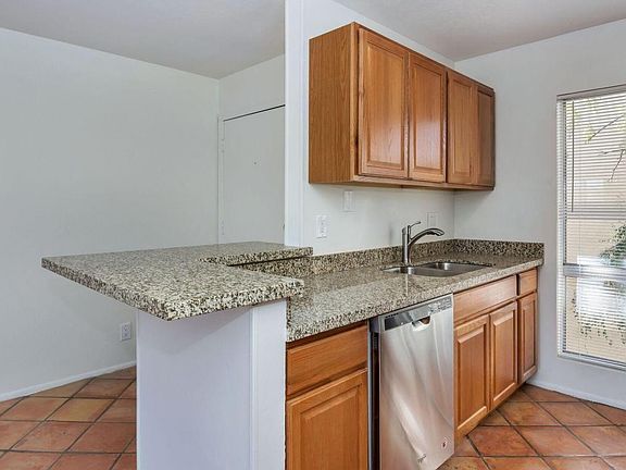2nd image of 3828 N 32nd St Unit 230