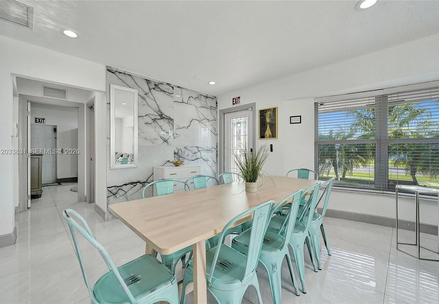 5 bed, 3.0 bath, 2000 sqft, $6,300 — Photo 4