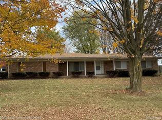 52520 North Ave, Macomb, MI 48042