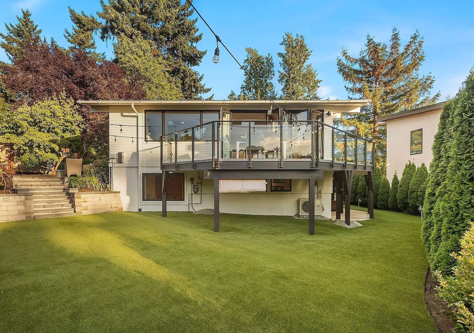 Kirkland West of Market - Luxury 3 Bedroom 3 Bath Home — Photo 4