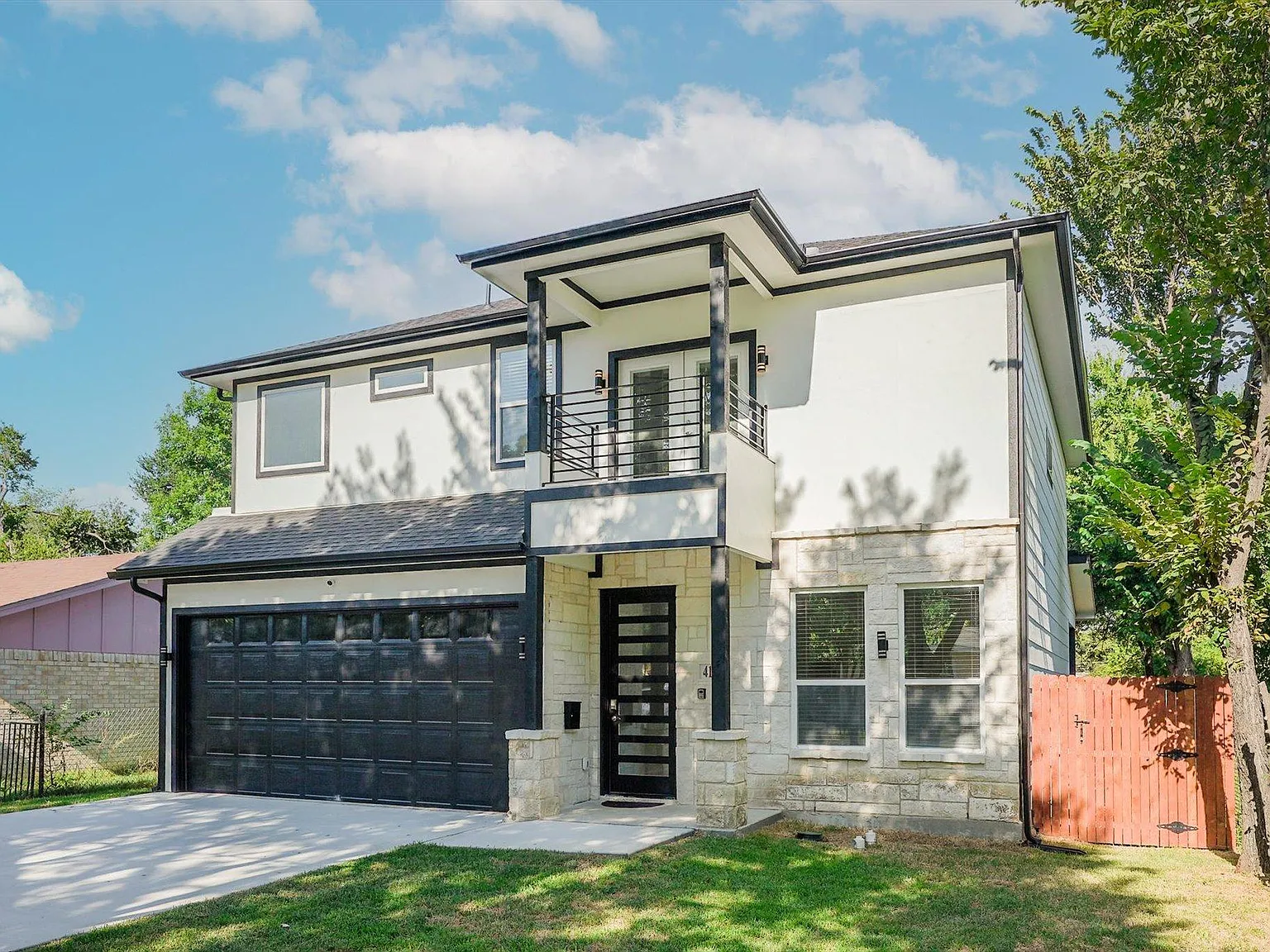 5 bed, 2.5 bath, 2125 sqft, $8,250 — Photo 1
