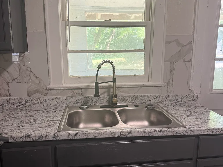 117 Duke Ave — Photo 9