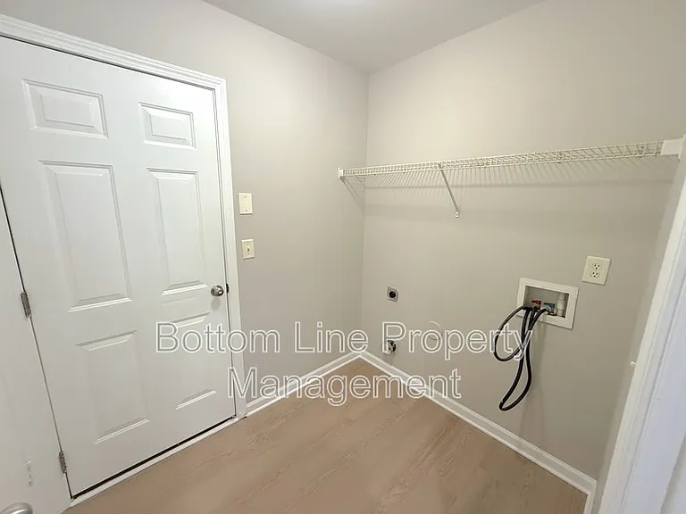 4918 Muskogee Dr — Photo 10