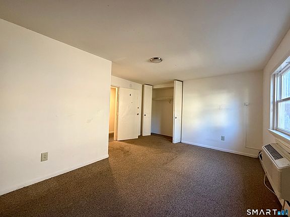 3rd image of 155 Wayne St APT 6