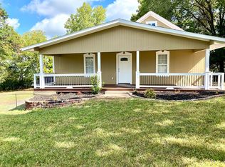 1110 SW 15th St, Oak Grove, MO 64075