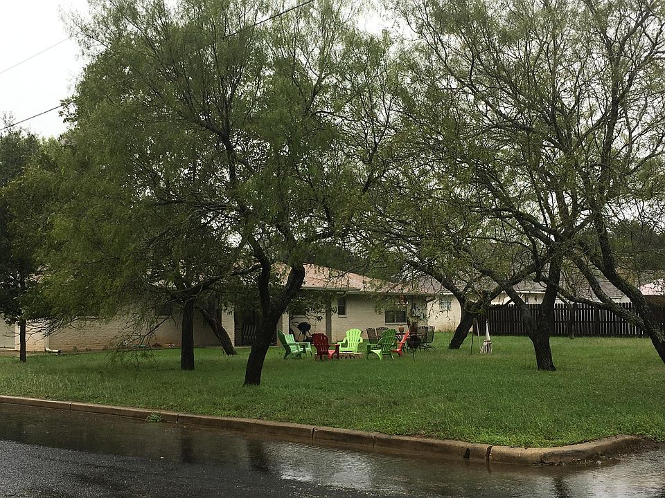 2nd image of 602 Tanya St