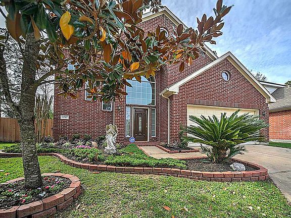 2nd image of 11707 Emerald Wood Dr
