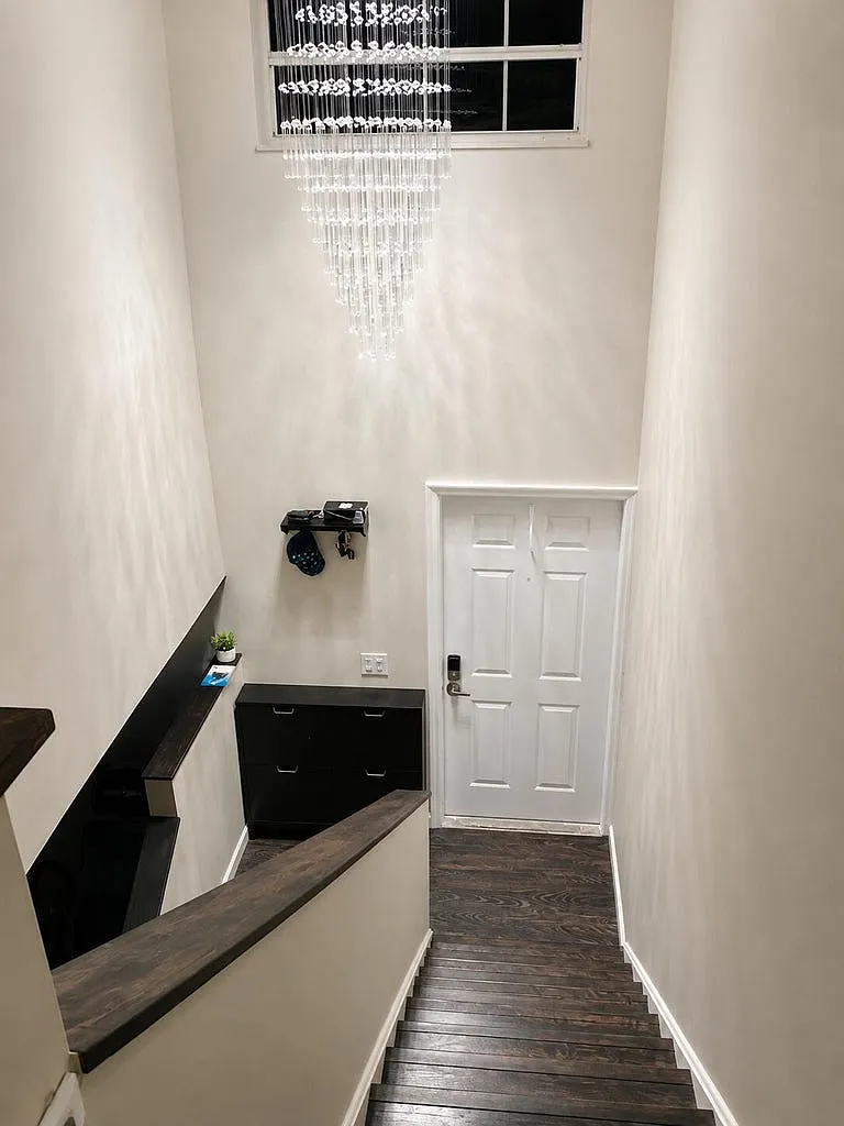 3 bed, 1320 sqft, $3,300 — Photo 1