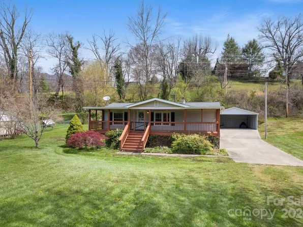 858 Hyder Mountain Rd, Clyde, NC 28721