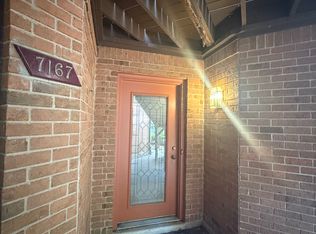 7167 Bluffs Dr, Dayton, OH 45459
