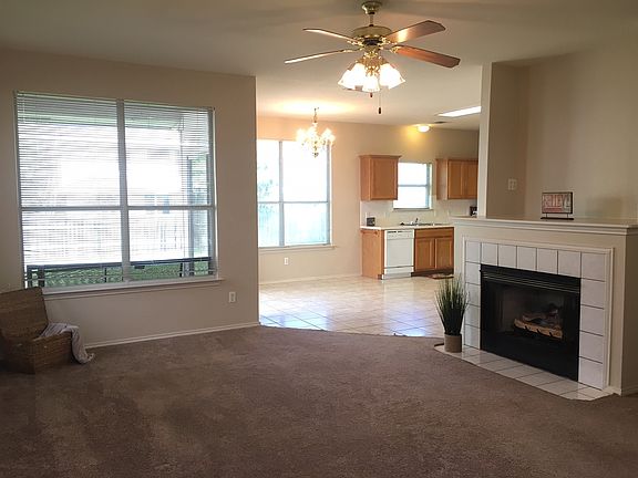 4th image of 3600 Texas Topaz Dr