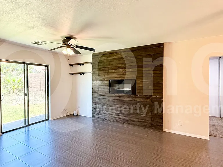 5702 W Royal Palm Rd — Photo 9