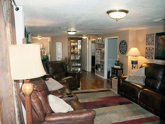 5th image of 3407 W Reynolds St