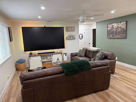 3rd image of 7669 Barrow St