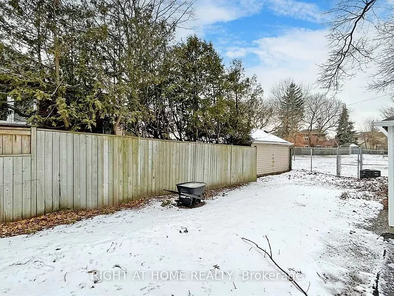 8 Airley Cres #MAIN — Photo 26