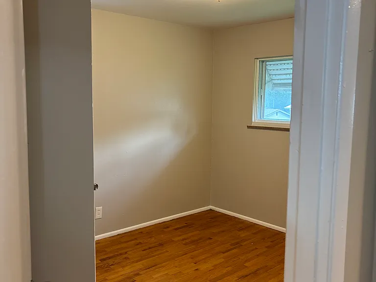 4128 Shirley Dr — Photo 6