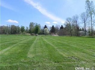 5 Chipman Ln, Sandy Creek, NY 13145