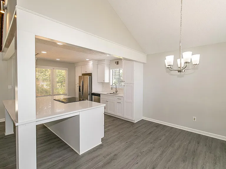 3941 Kensington Dr — Photo 8