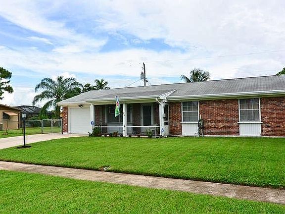 3rd image of 4909 Royal Ct S