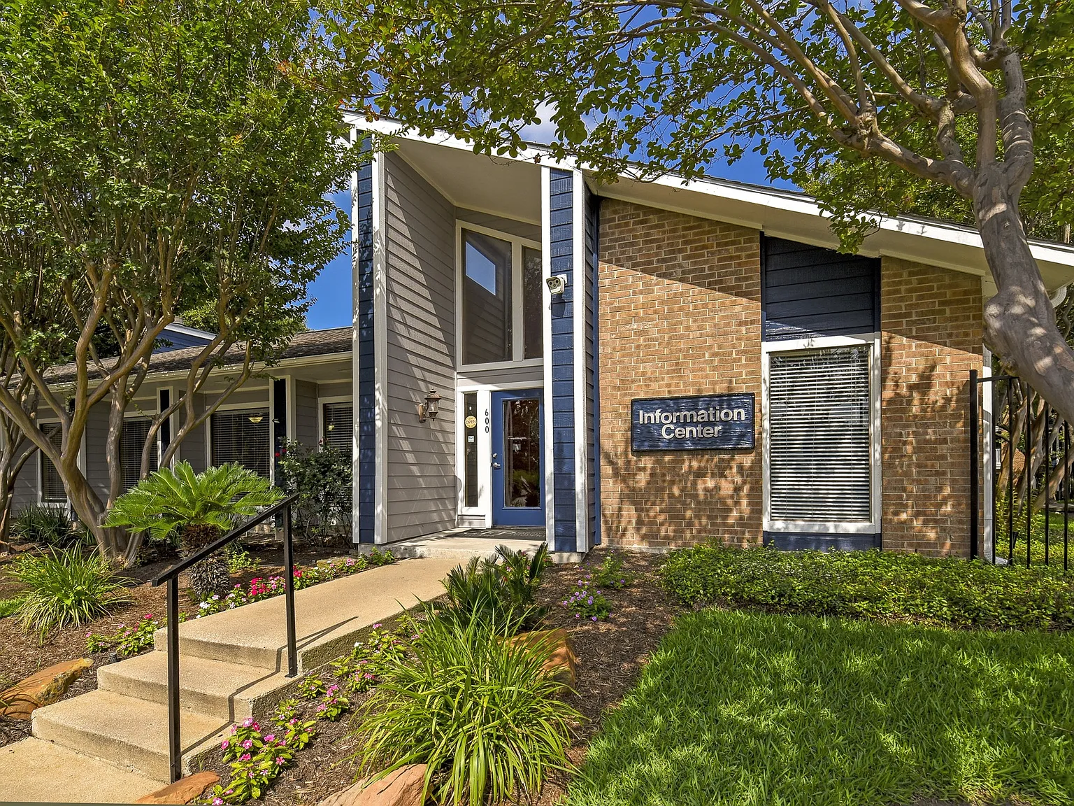 Remington House Apartments — Photo 2