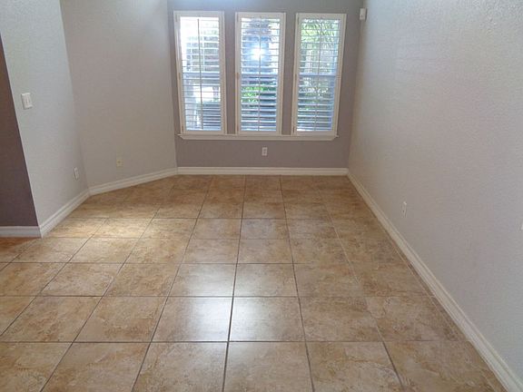 3rd image of 1331 Desert Jewel Dr