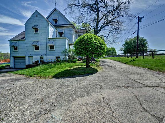 4th image of 121 Laurel Ave