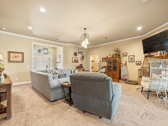 5th image of 7 Macy Ln