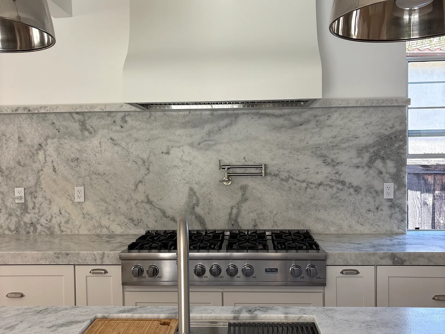 5 bed, 3300 sqft, $5,495 — Photo 4