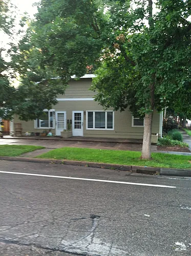 902 W Oak St #1 Photo 1