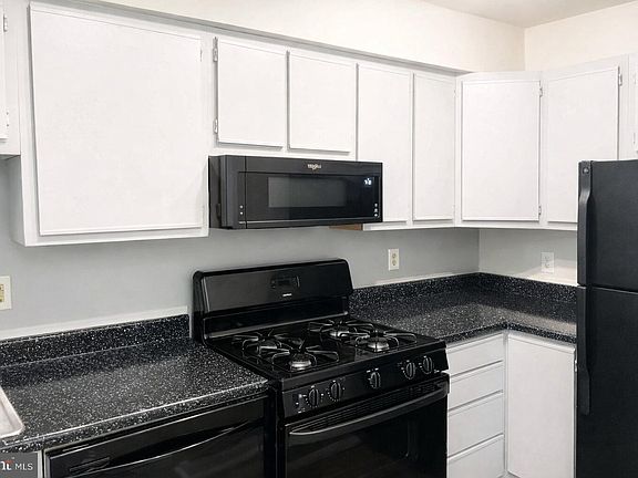 3rd image of 2656 Bowen Rd SE APT 402