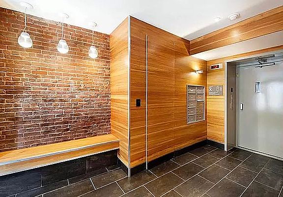 5th image of 1 Thomas St APT 3A