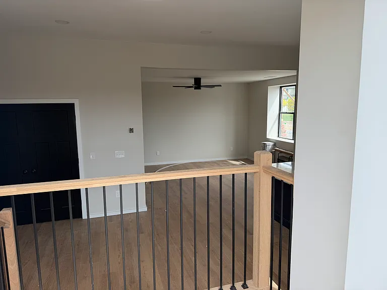 1568 Lonsdale Ave #1 — Photo 3
