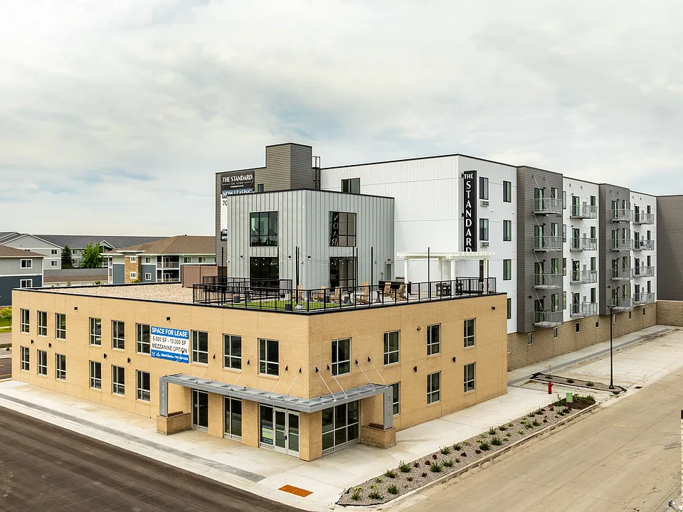 Building Photo 3