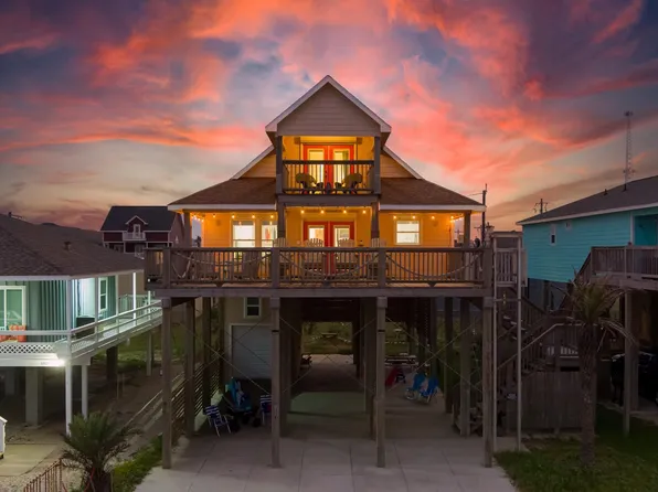 13127 Gulf Beach Dr, Freeport, TX 77541