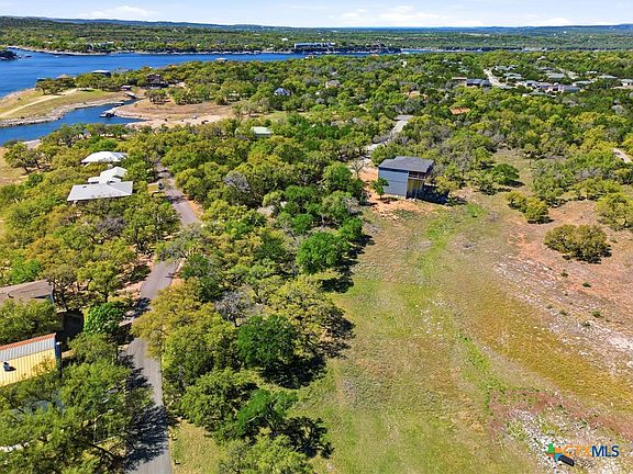 3rd image of 1309 Emerald Rd