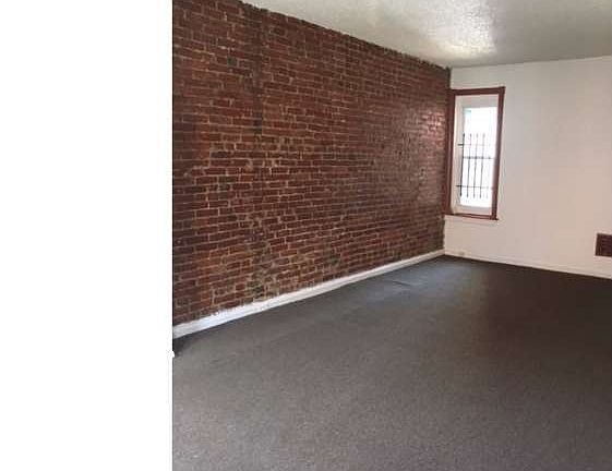 4th image of 728 E Willard St