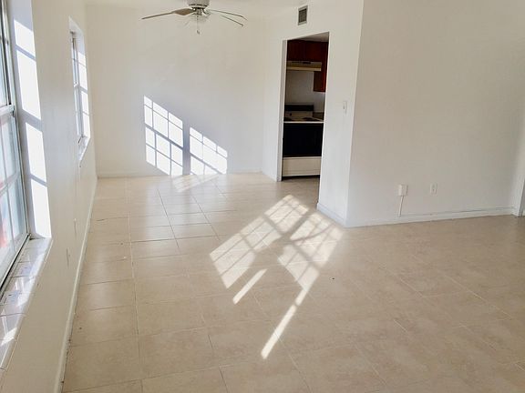 4th image of 926 E Fort King St APT G