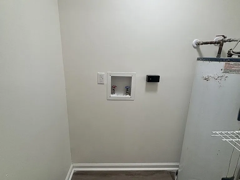 2535 Martin Cir — Photo 9